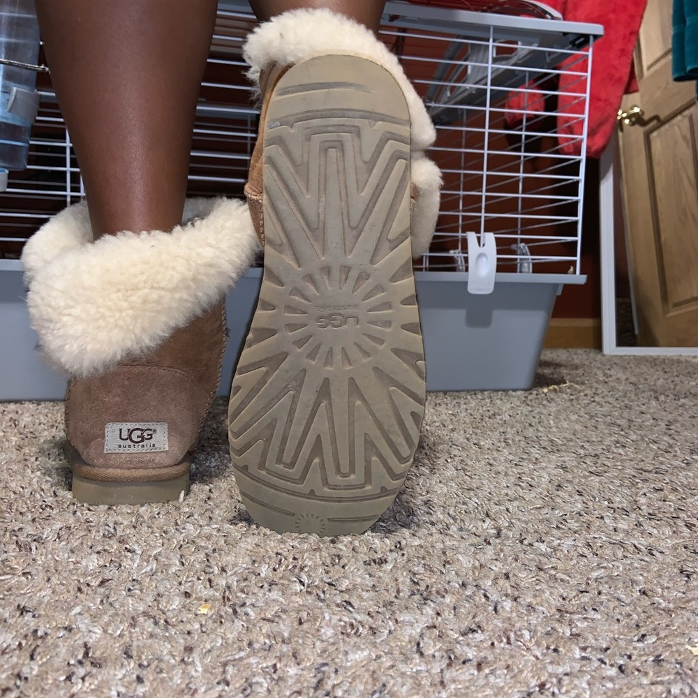 Uggs Bailey Button - Picture 6 of 6